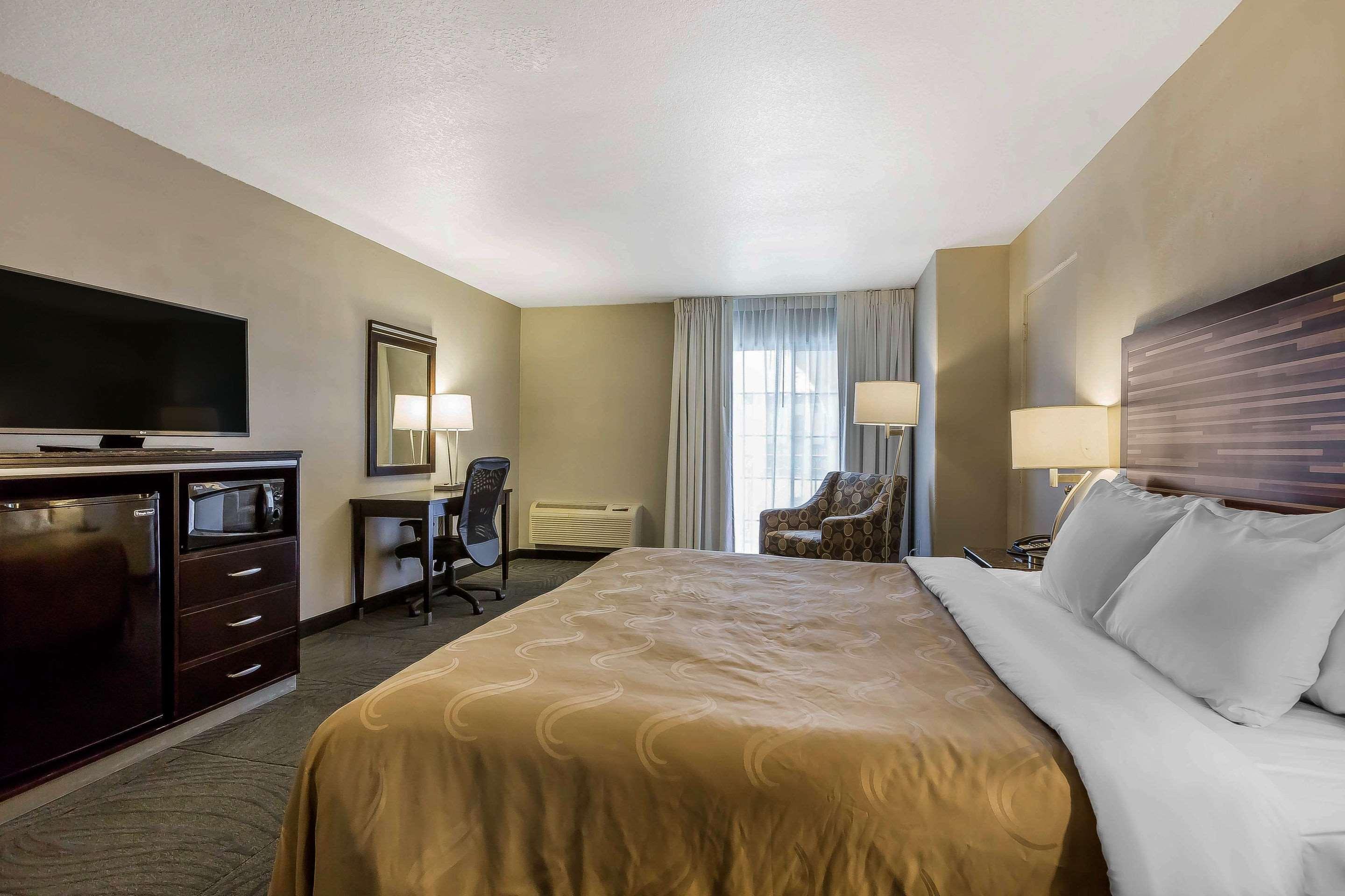 Quality Inn Fallbrook I-15 Exterior photo